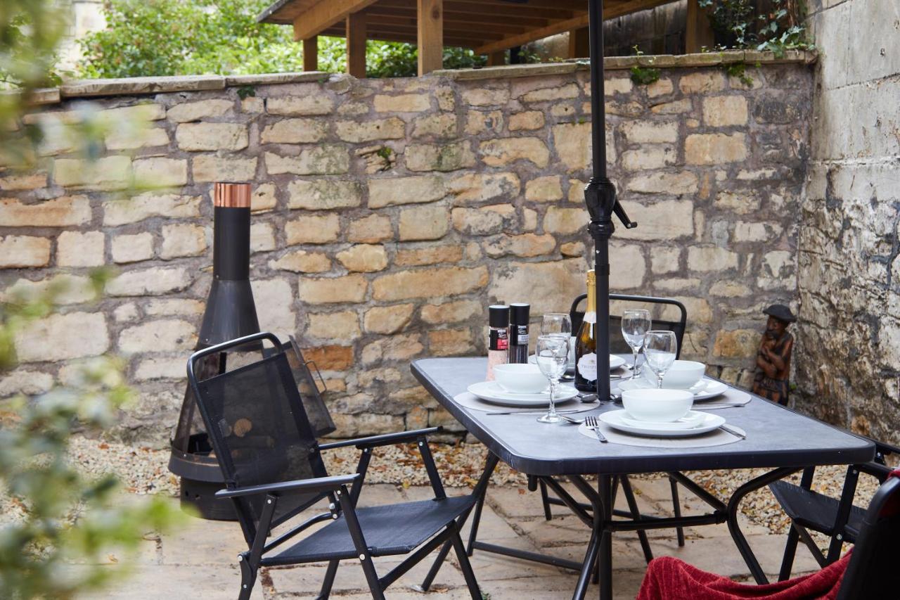 Wonderful Apartment in Bath wGarden - Sleeps 8 Buitenkant foto