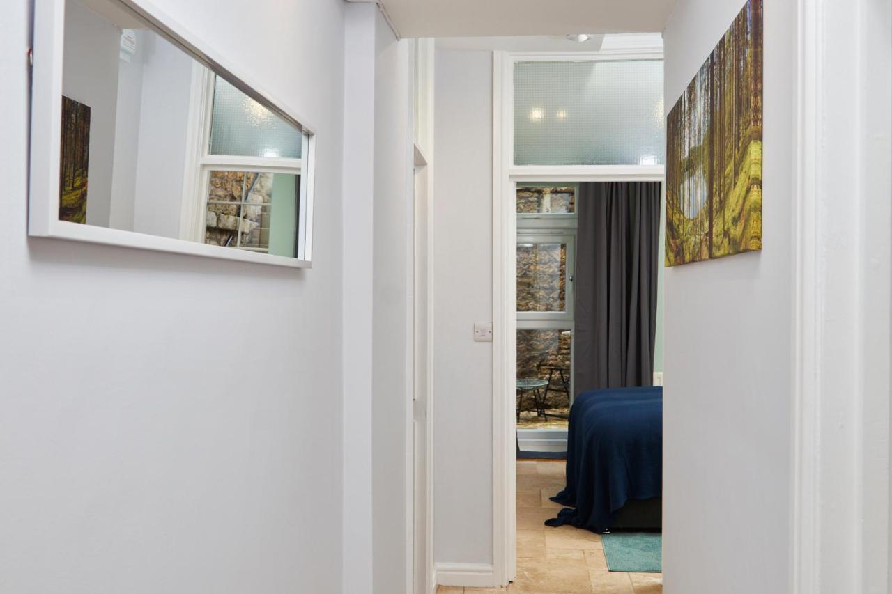 Wonderful Apartment in Bath wGarden - Sleeps 8 Buitenkant foto