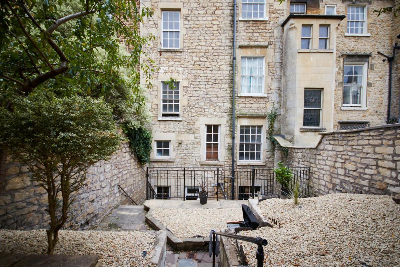 Wonderful Apartment in Bath wGarden - Sleeps 8 Buitenkant foto