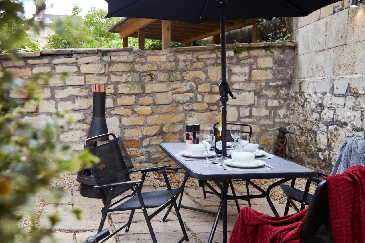 Wonderful Apartment in Bath wGarden - Sleeps 8 Buitenkant foto