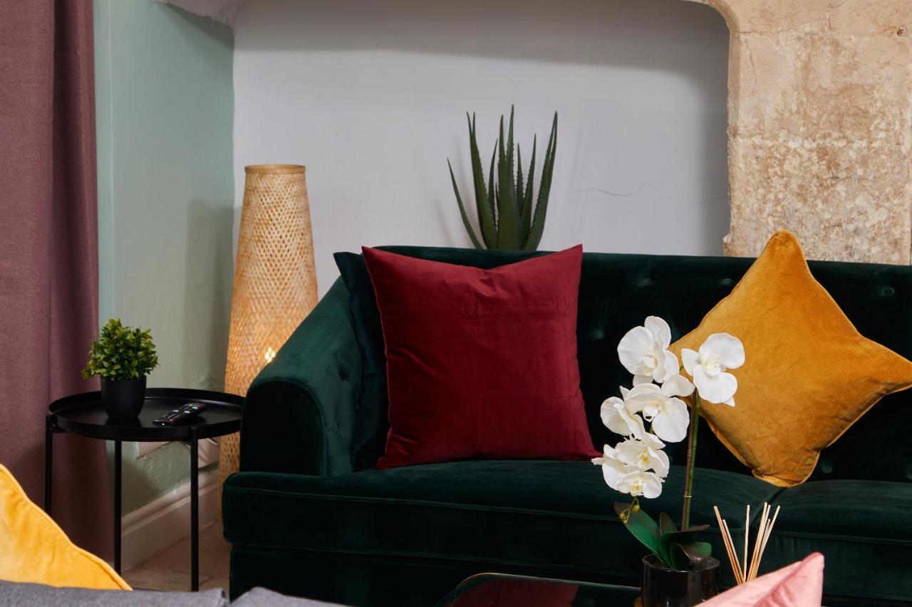 Wonderful Apartment in Bath wGarden - Sleeps 8 Buitenkant foto