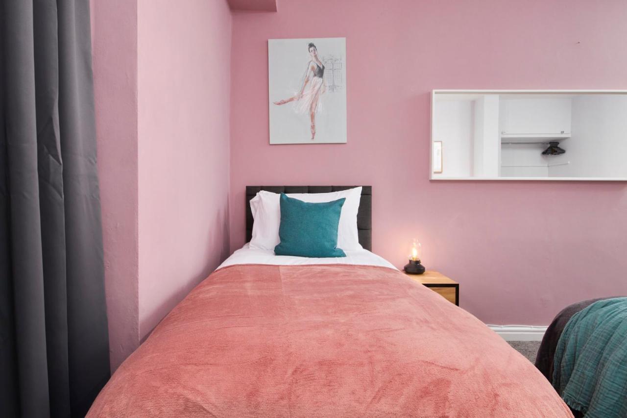 Wonderful Apartment in Bath wGarden - Sleeps 8 Buitenkant foto