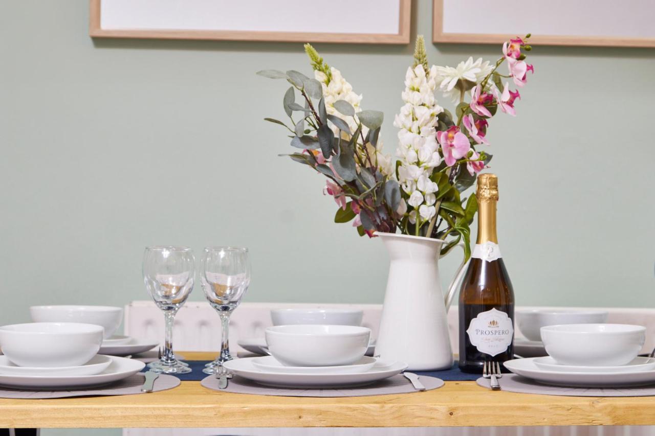Wonderful Apartment in Bath wGarden - Sleeps 8 Buitenkant foto