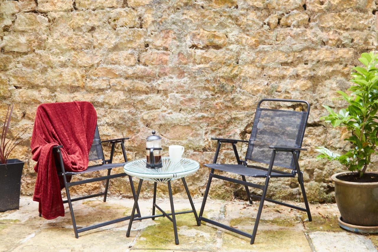 Wonderful Apartment in Bath wGarden - Sleeps 8 Buitenkant foto