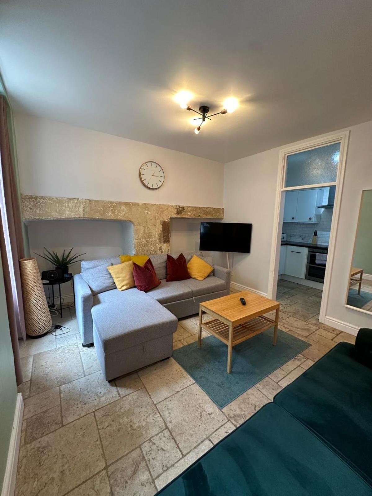 Wonderful Apartment in Bath wGarden - Sleeps 8 Buitenkant foto